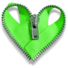 Load image into Gallery viewer, Heartrossi brooch Green Edel City
